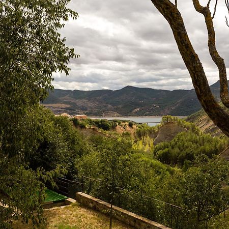 Alberg La Solana Salas de Pallas Rum bild